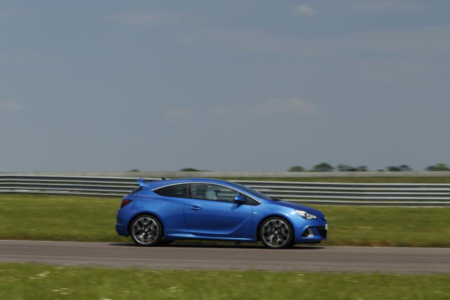  Vauxhall Astra VXR 2012 года  (фото 55 из 274)